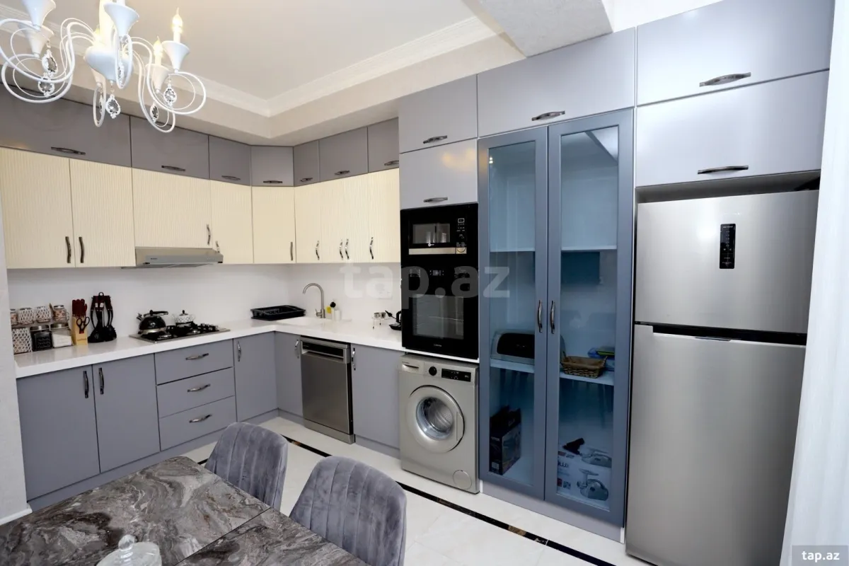 Kirayə verilir 3 otaqlı yeni tikili 130 m²