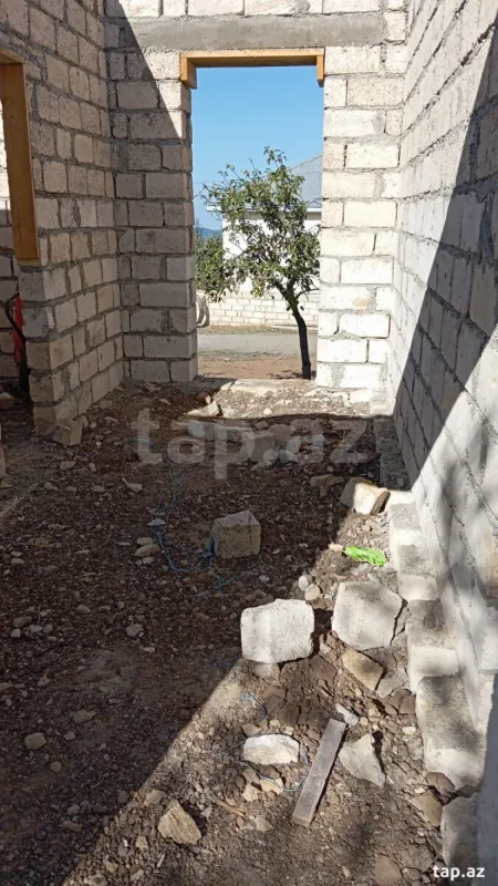 Satılır 3 otaqlı həyət evi