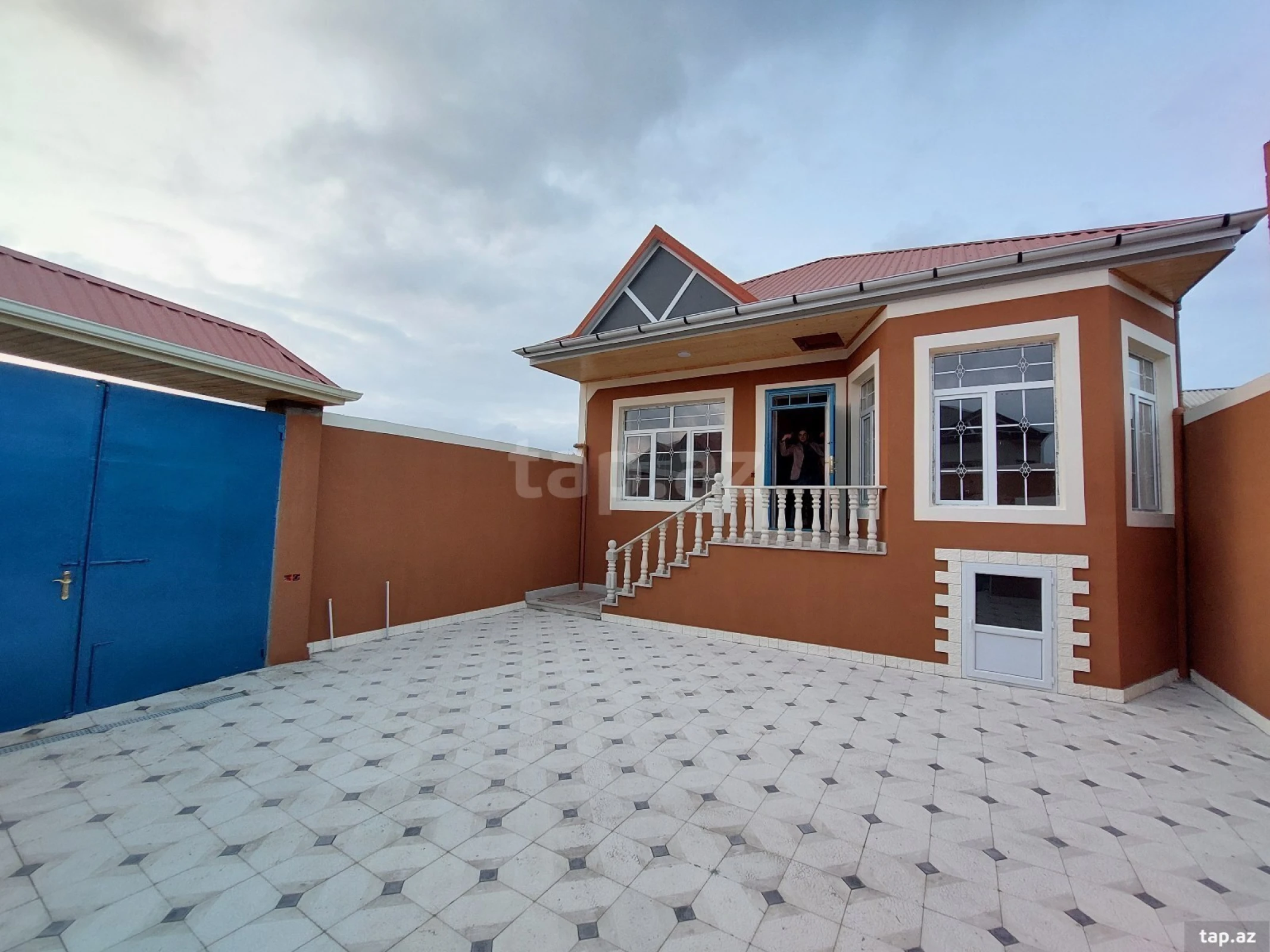 Satılır 3 otaqlı həyət evi