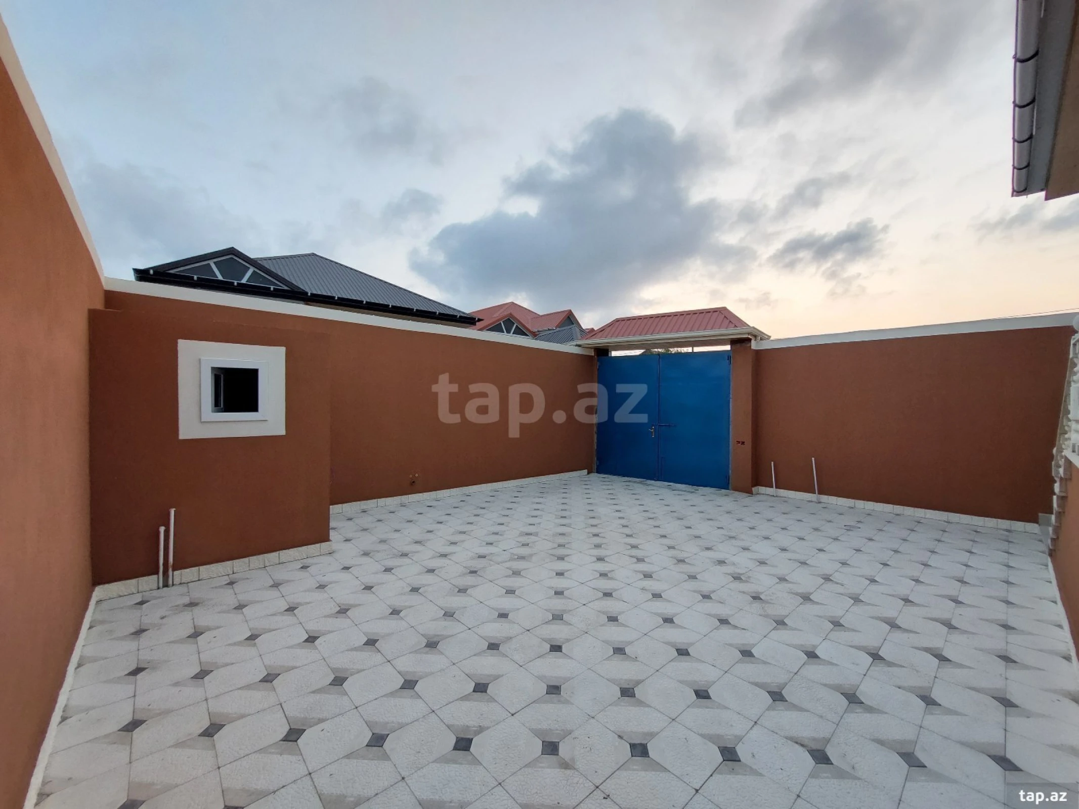 Satılır 3 otaqlı həyət evi