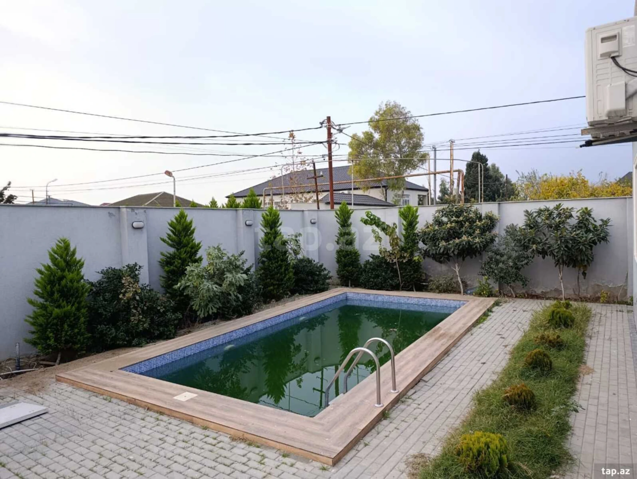 Satılır 5 otaqlı həyət evi 130 m²