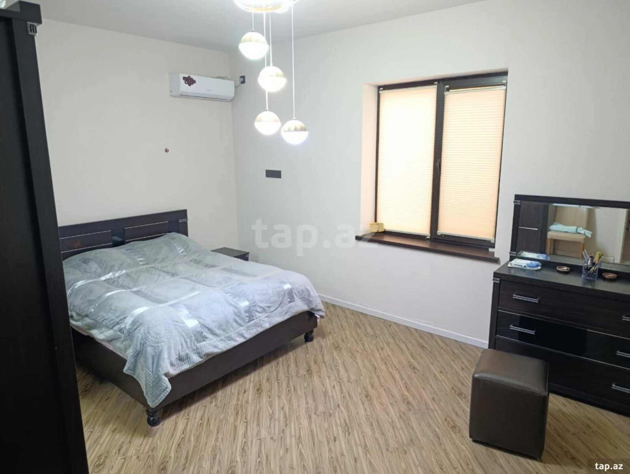 Satılır 5 otaqlı həyət evi 130 m²