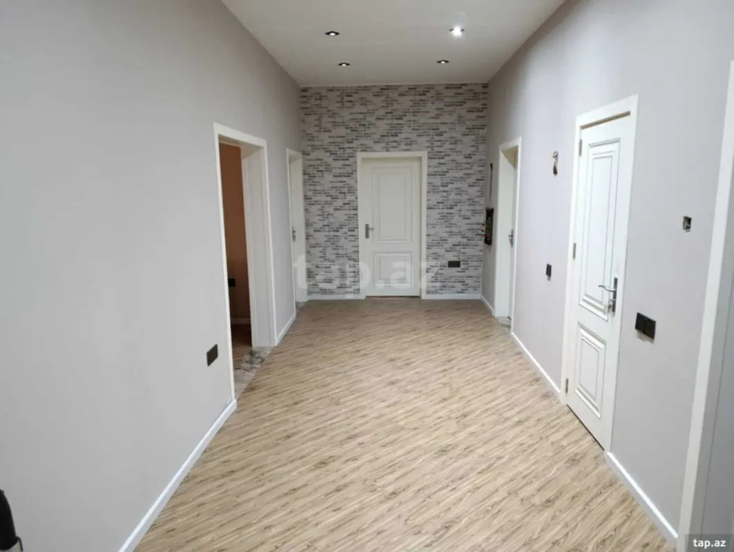 Satılır 5 otaqlı həyət evi 130 m²