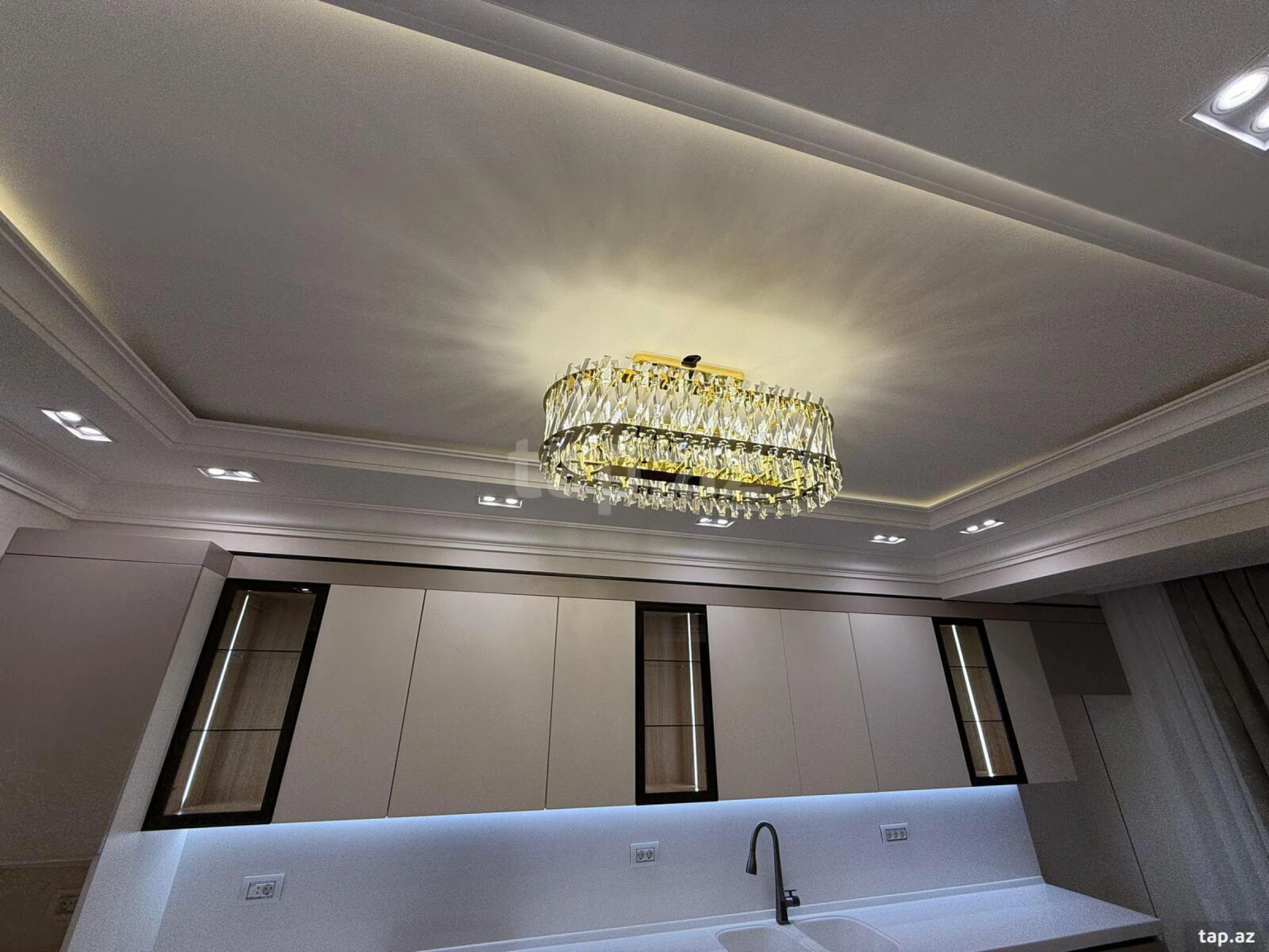 Satılır 4 otaqlı yeni tikili 189 m²