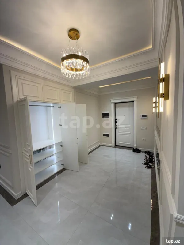 Satılır 4 otaqlı yeni tikili 179 m²