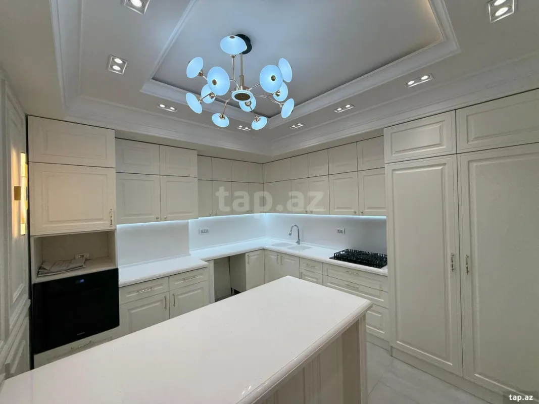 Satılır 4 otaqlı yeni tikili 179 m²