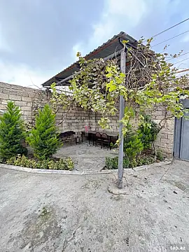 Satılır 4 otaqlı həyət evi