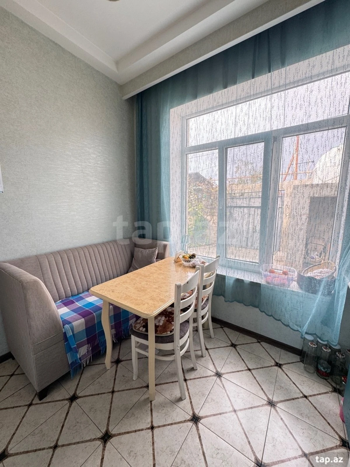 Satılır 4 otaqlı həyət evi