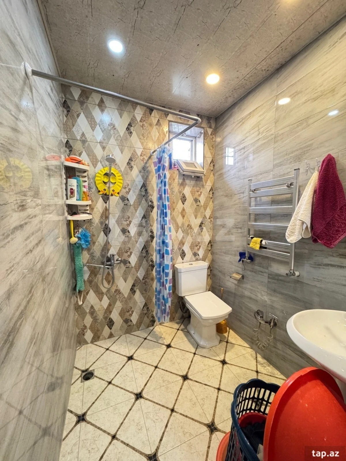 Satılır 4 otaqlı həyət evi