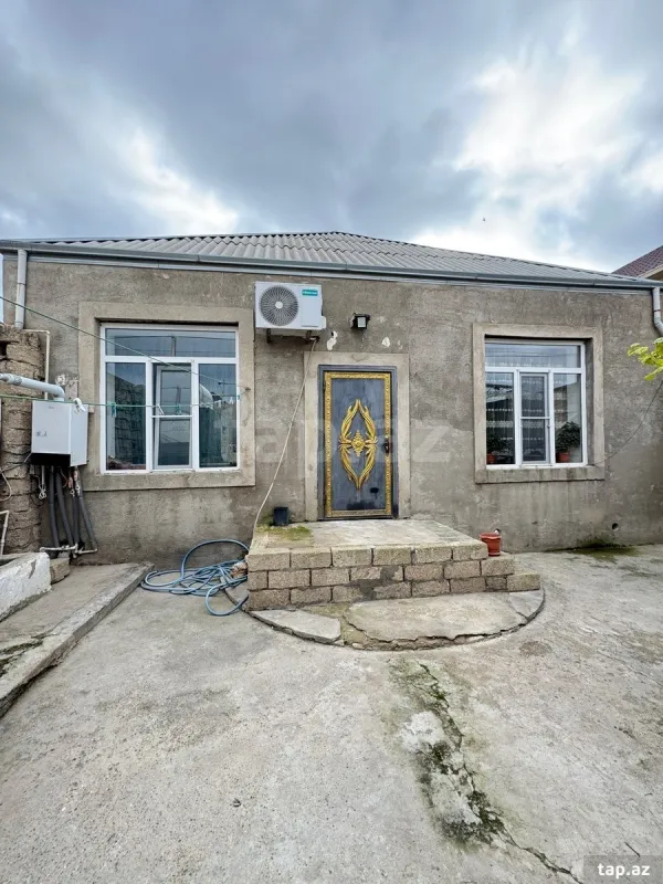 Satılır 4 otaqlı həyət evi