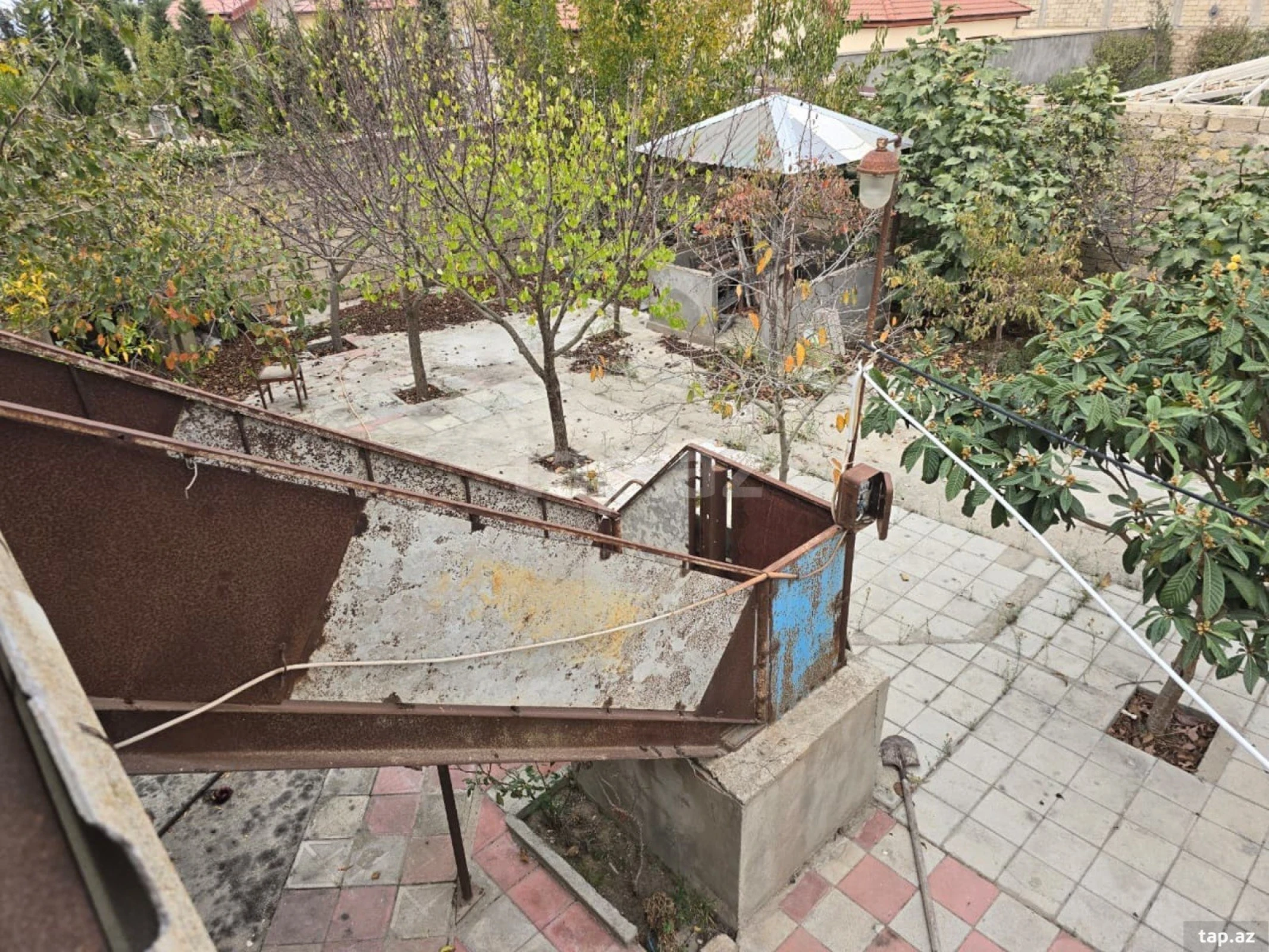 Satılır 5 otaqlı həyət evi