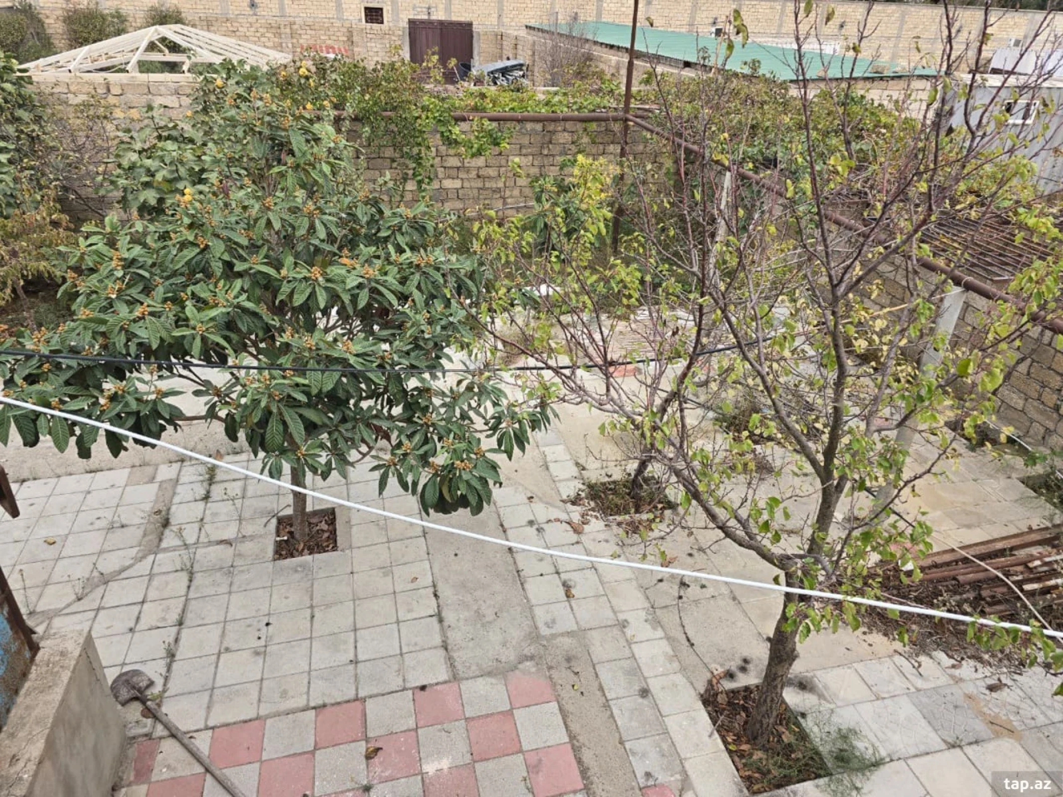 Satılır 5 otaqlı həyət evi