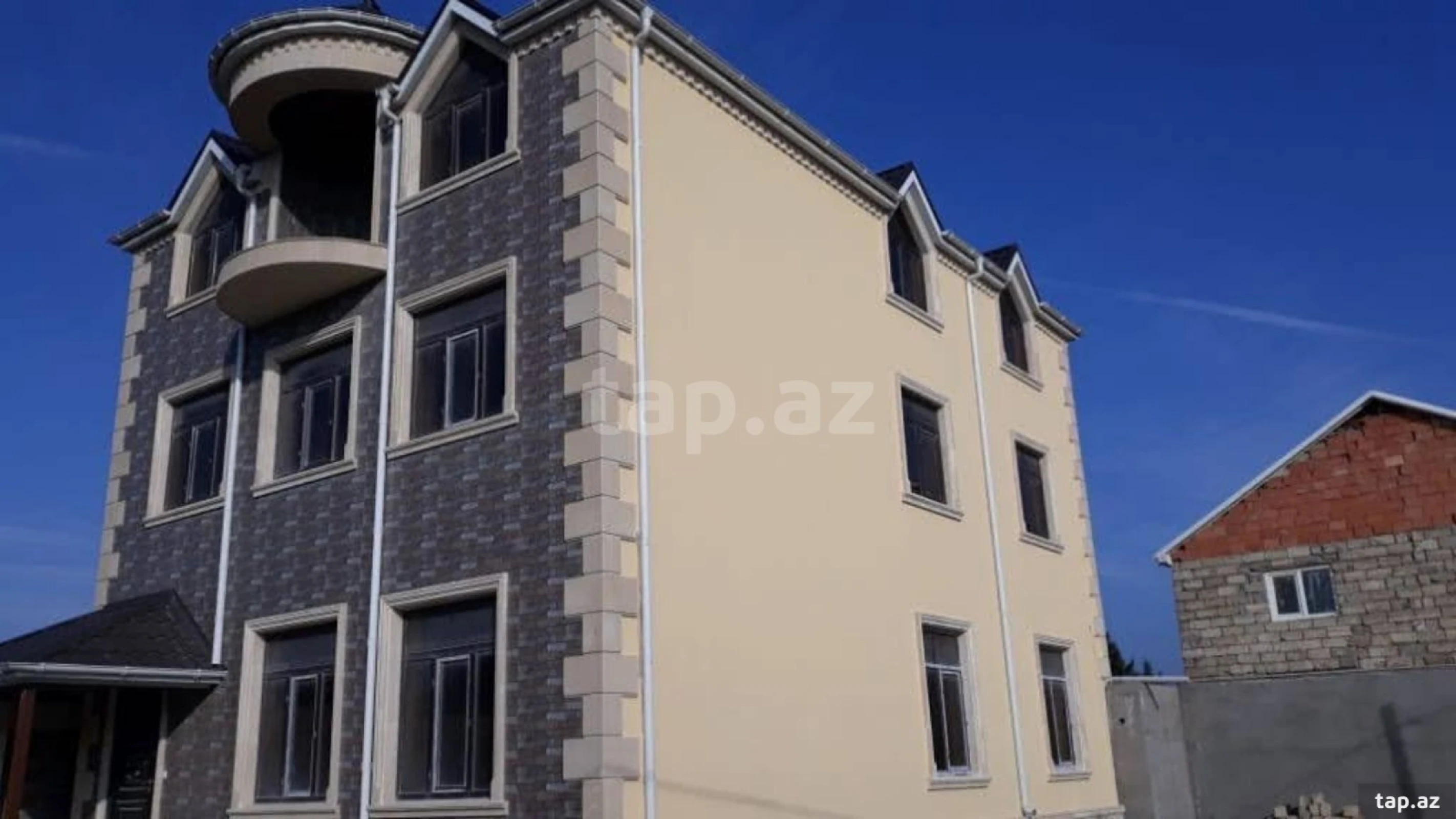 Satılır 5 otaqlı həyət evi