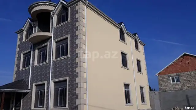 Satılır 5 otaqlı həyət evi
