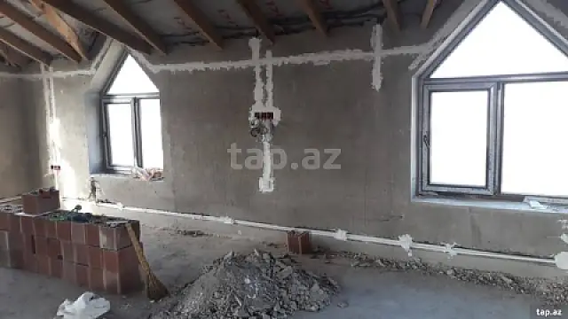 Satılır 5 otaqlı həyət evi