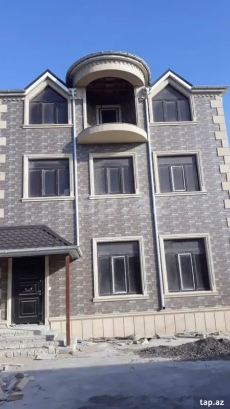Satılır 5 otaqlı həyət evi