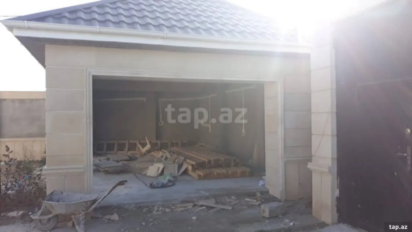 Satılır 5 otaqlı həyət evi