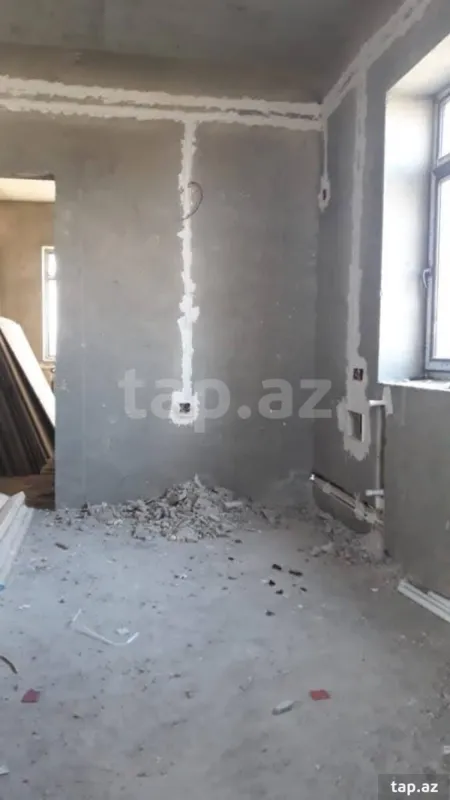 Satılır 5 otaqlı həyət evi