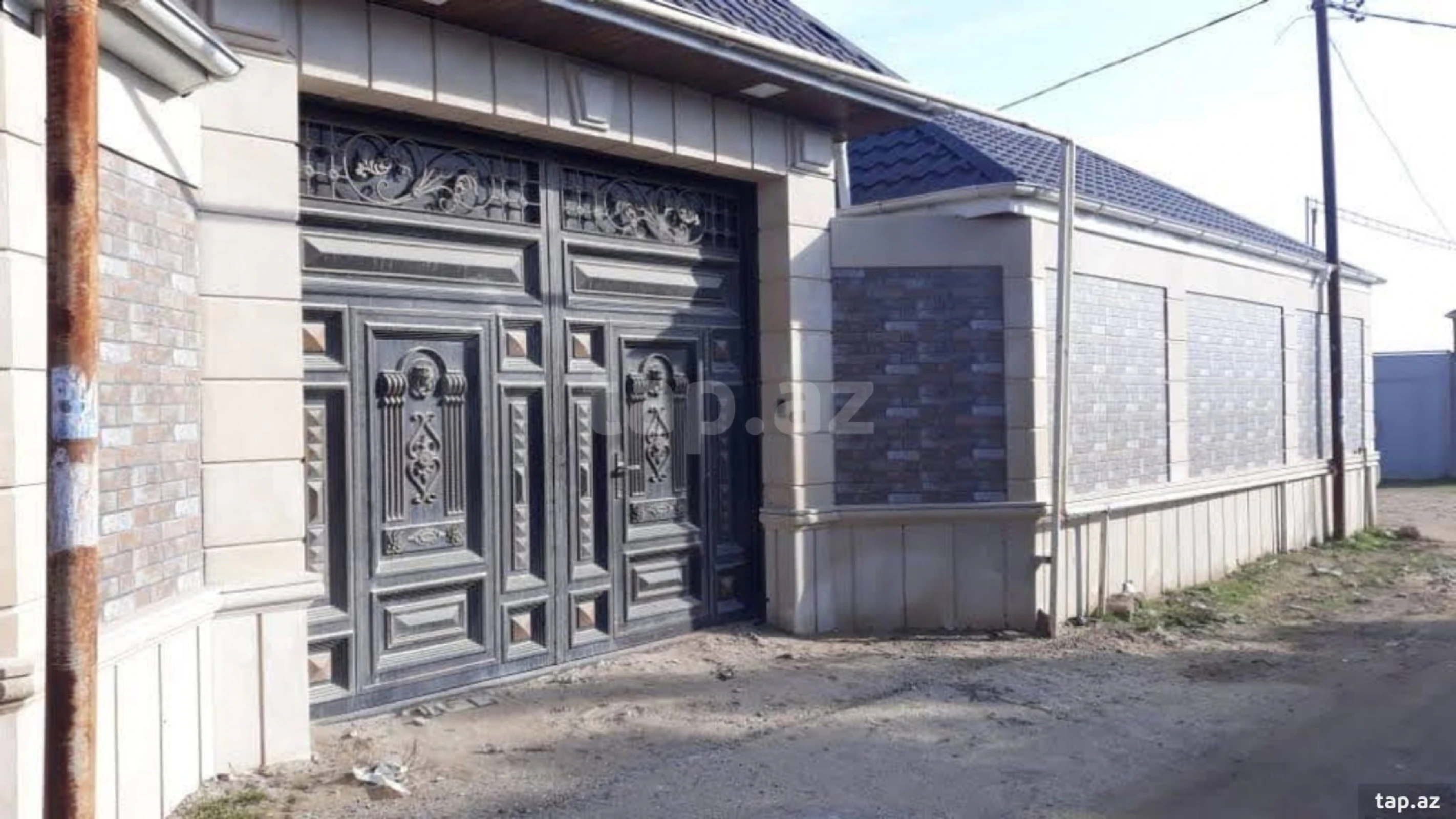 Satılır 5 otaqlı həyət evi