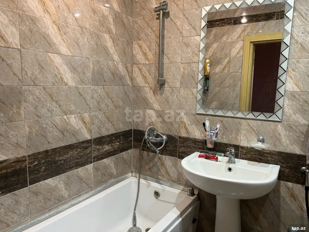 Satılır 4 otaqlı yeni tikili 143 m²