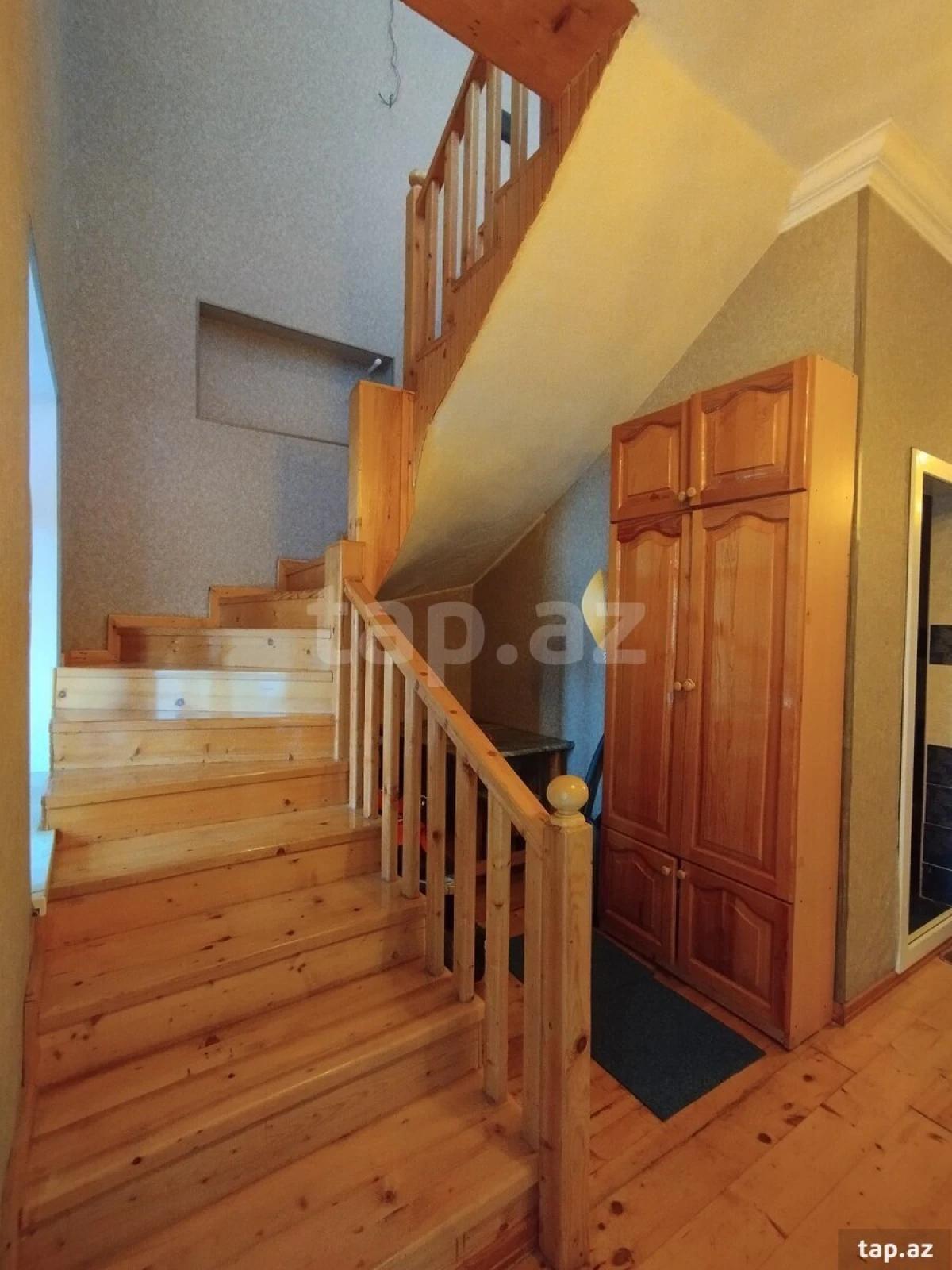 Satılır 7 otaqlı həyət evi