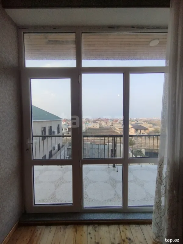 Satılır 7 otaqlı həyət evi