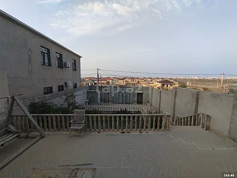 Satılır 7 otaqlı həyət evi