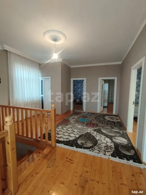 Satılır 7 otaqlı həyət evi