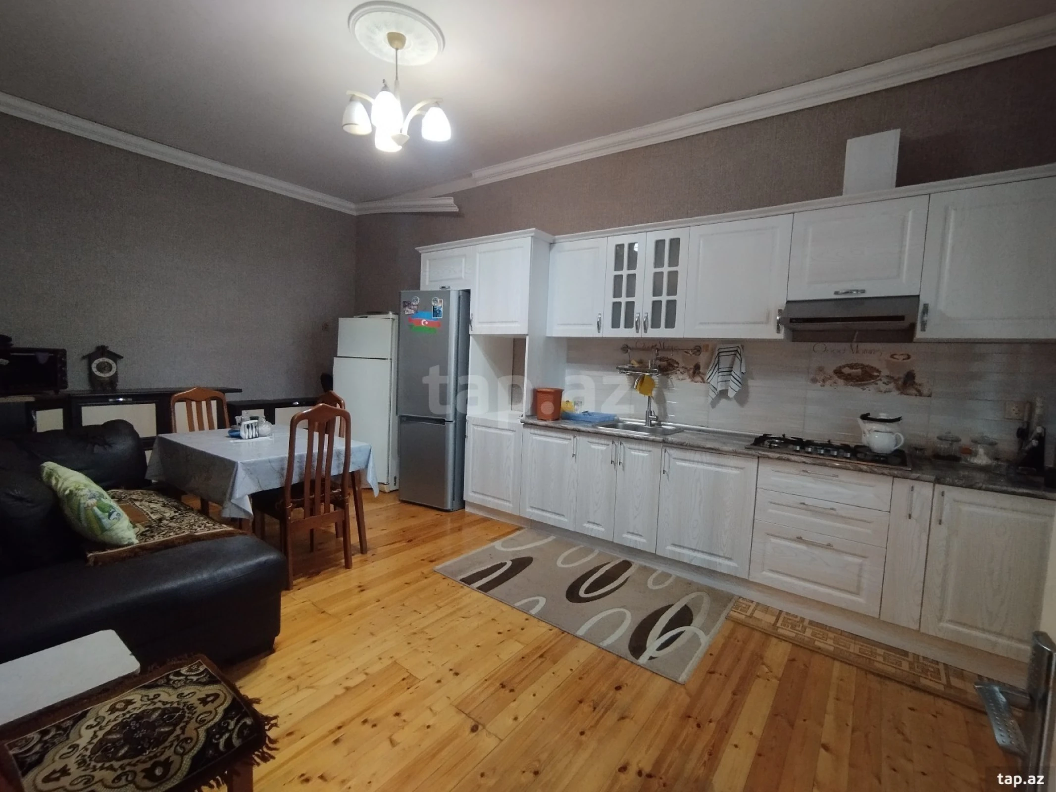 Satılır 7 otaqlı həyət evi