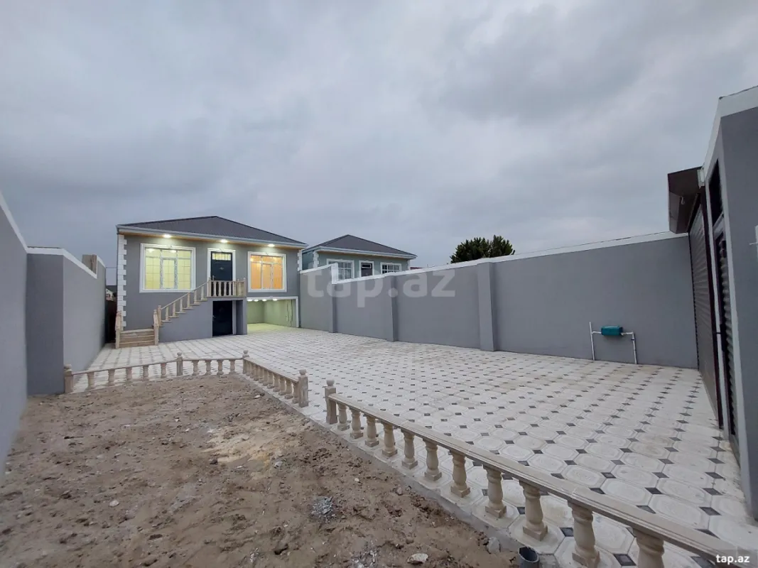 Satılır 4 otaqlı həyət evi
