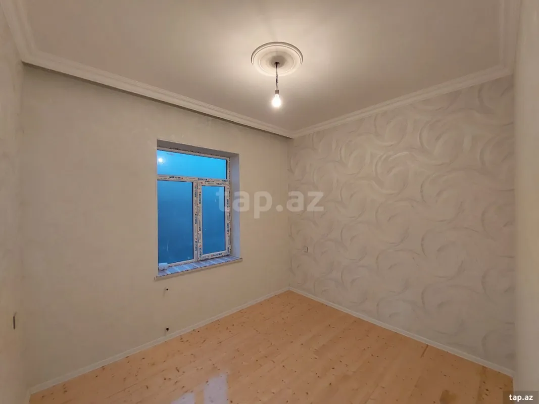 Satılır 4 otaqlı həyət evi