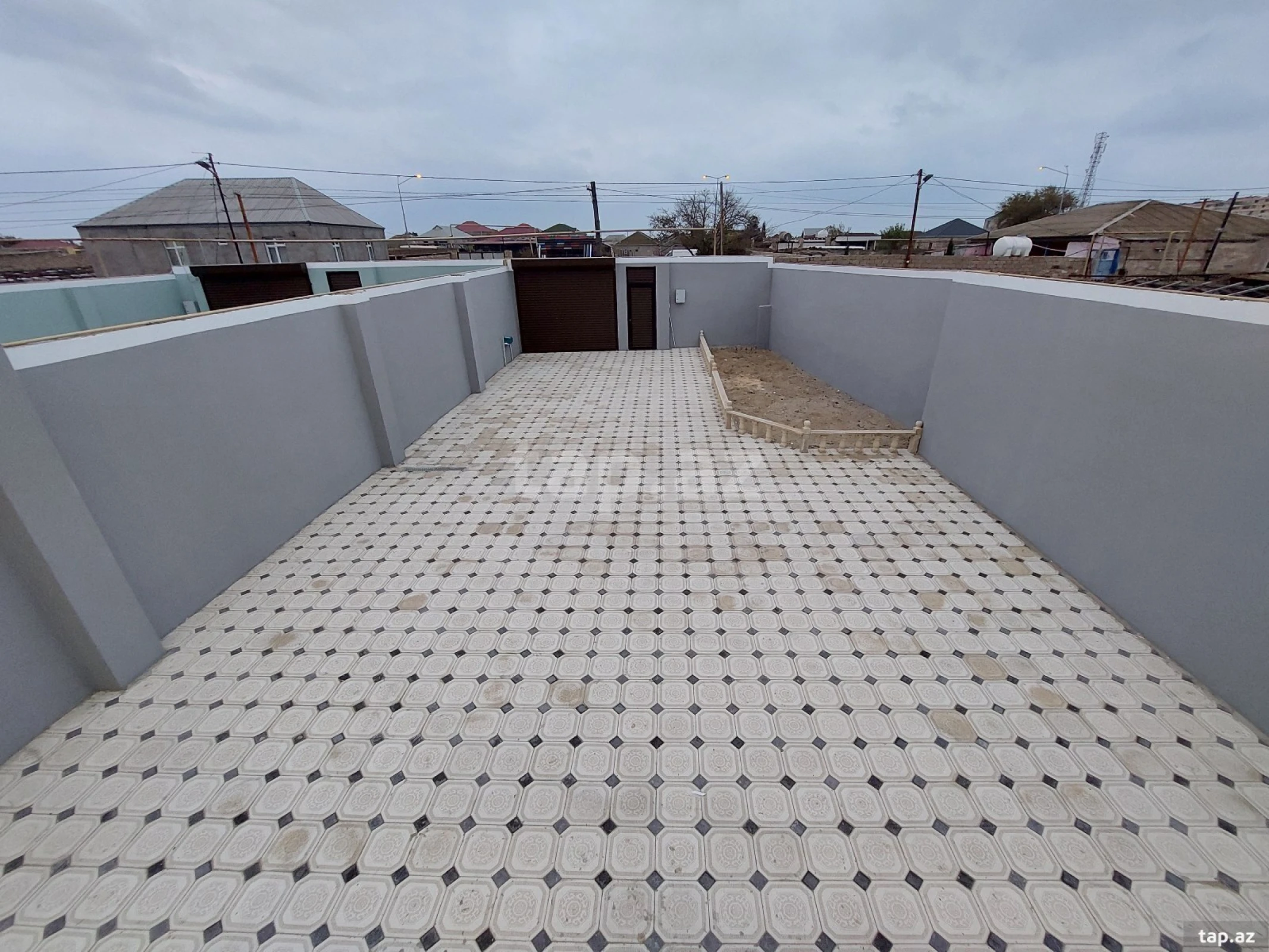 Satılır 4 otaqlı həyət evi