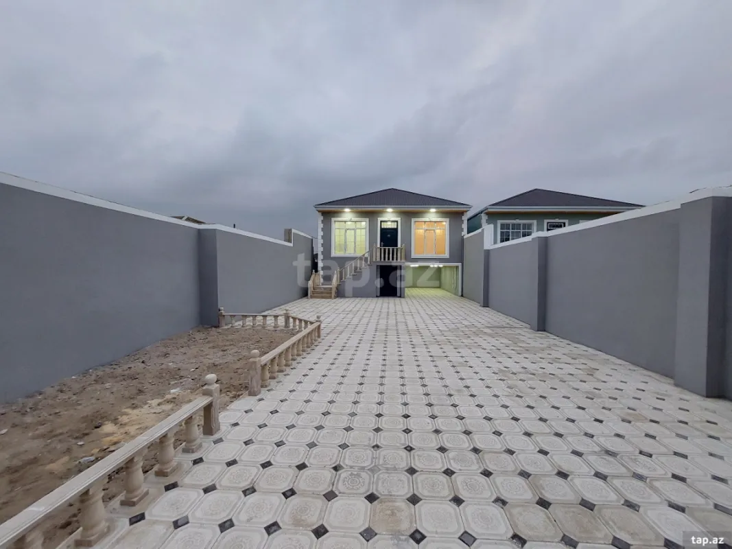 Satılır 4 otaqlı həyət evi