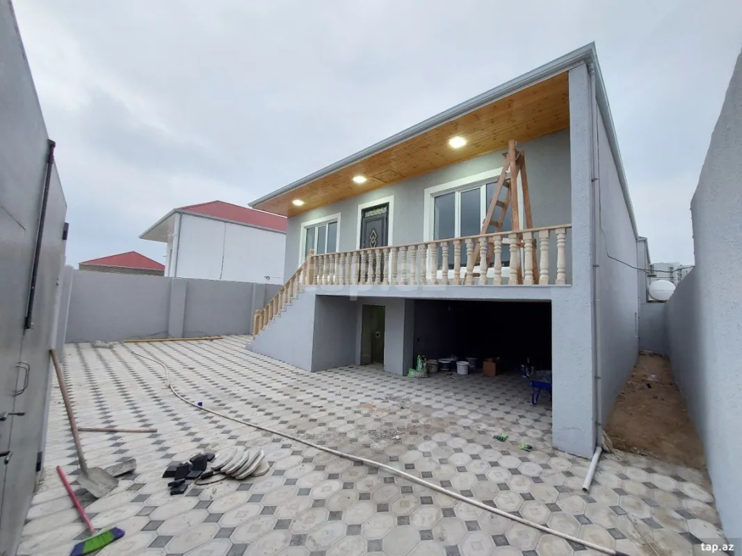 Satılır 4 otaqlı həyət evi
