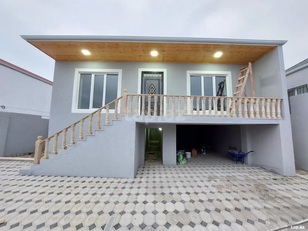 Satılır 4 otaqlı həyət evi