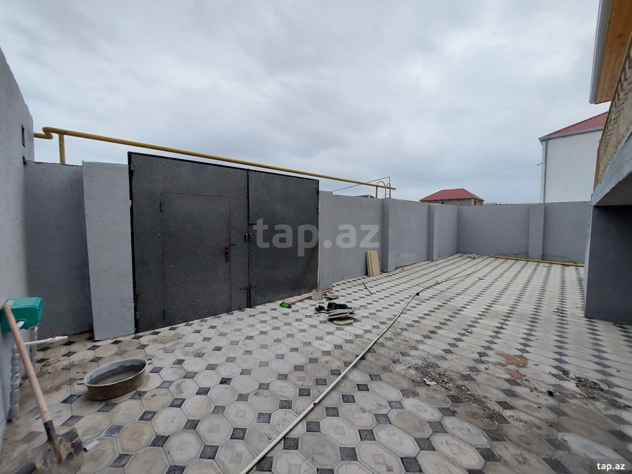 Satılır 4 otaqlı həyət evi