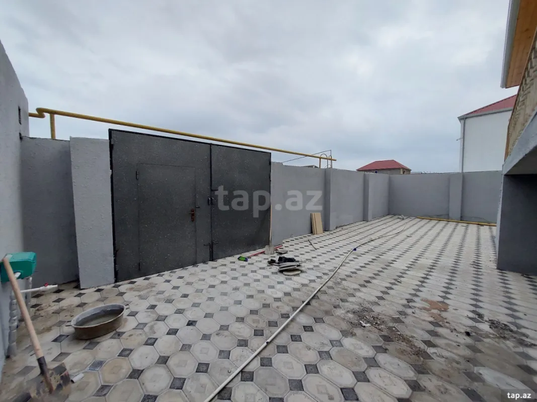 Satılır 4 otaqlı həyət evi