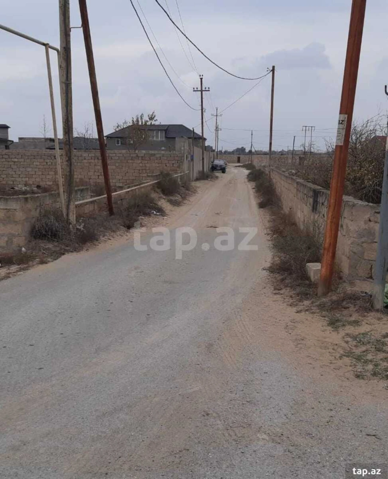 Satılır 6 otaqlı həyət evi