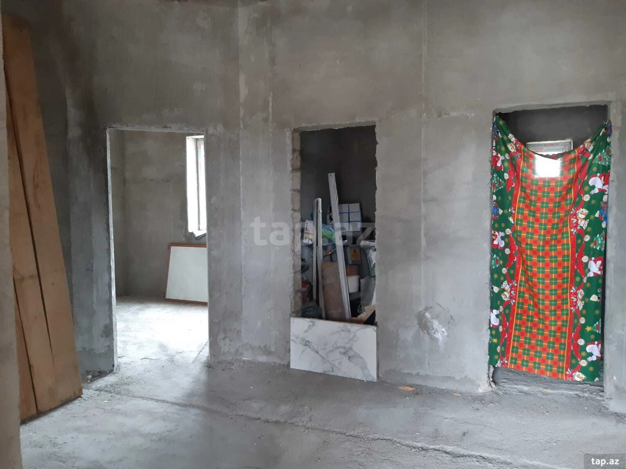 Satılır 6 otaqlı həyət evi