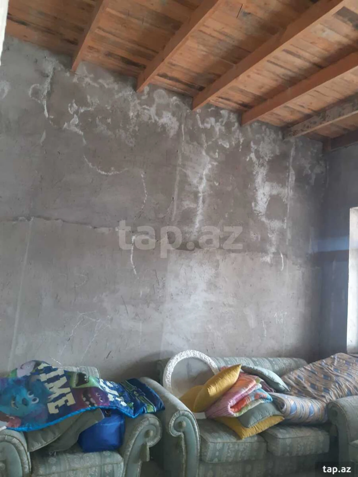 Satılır 6 otaqlı həyət evi