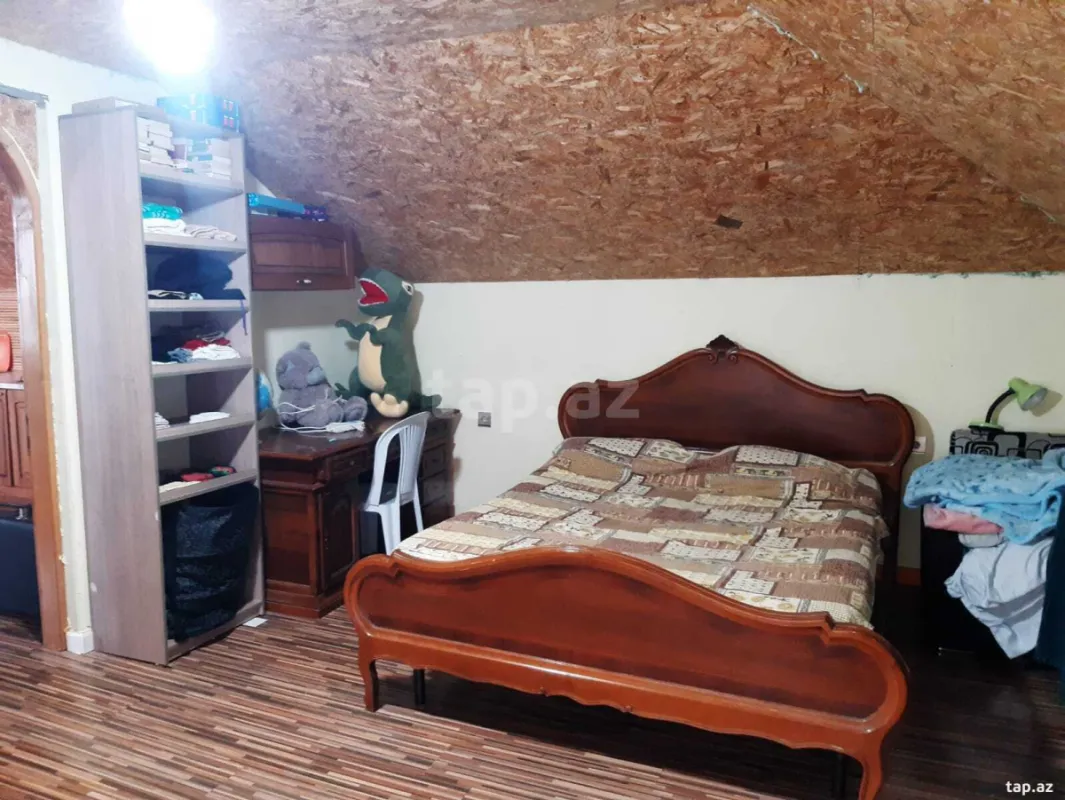 Satılır 6 otaqlı həyət evi