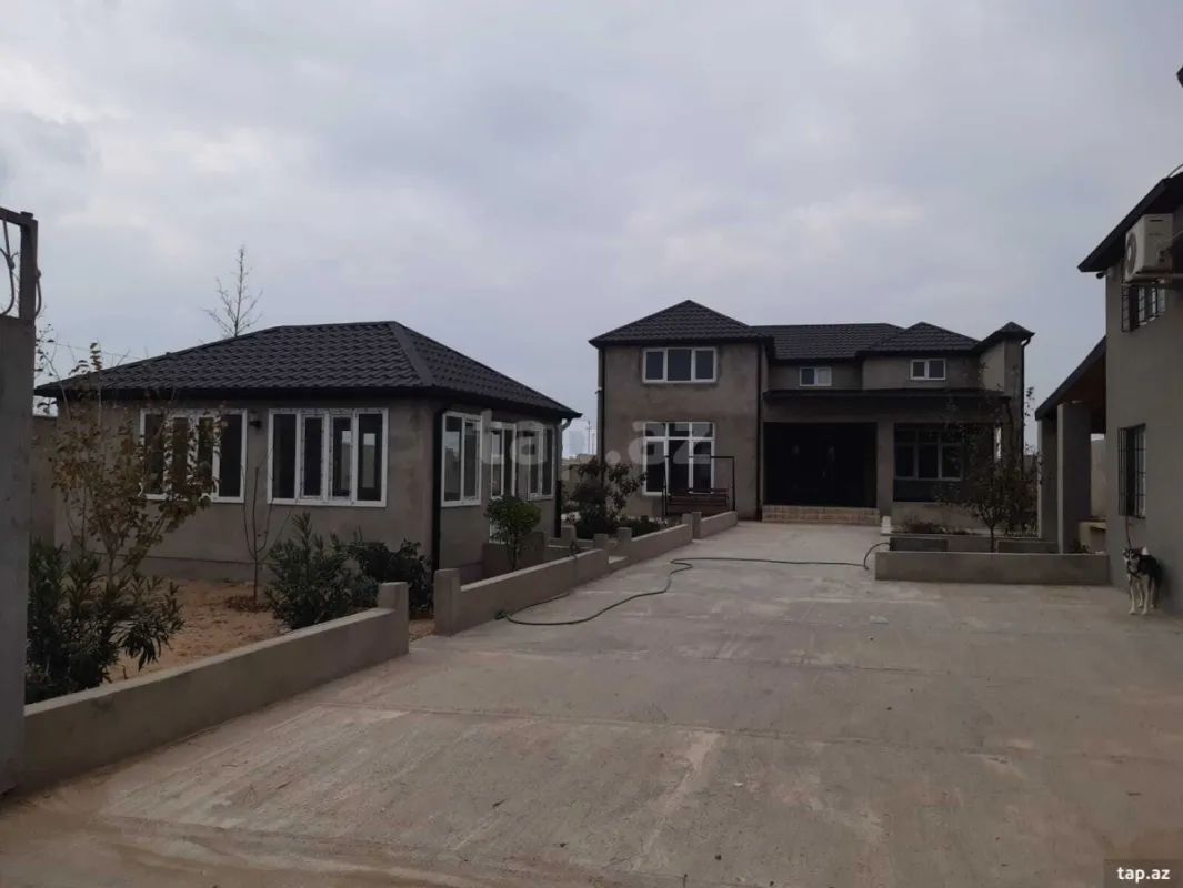 Satılır 6 otaqlı həyət evi