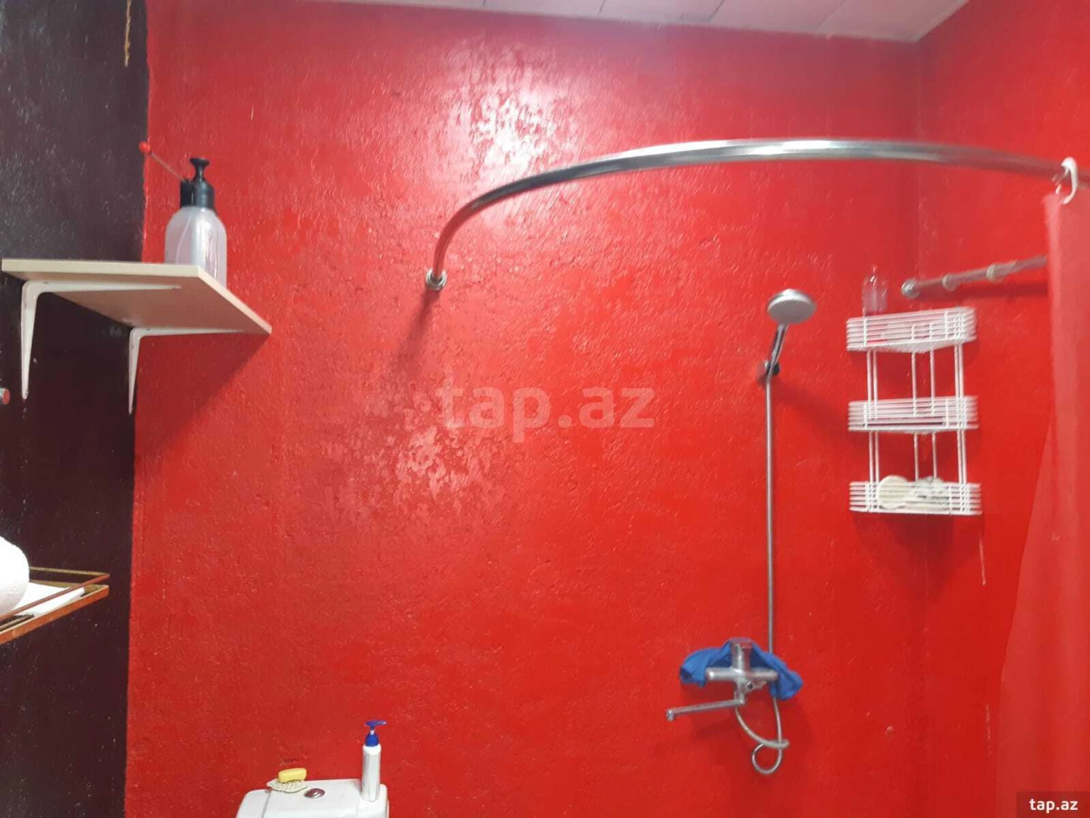 Satılır 6 otaqlı həyət evi