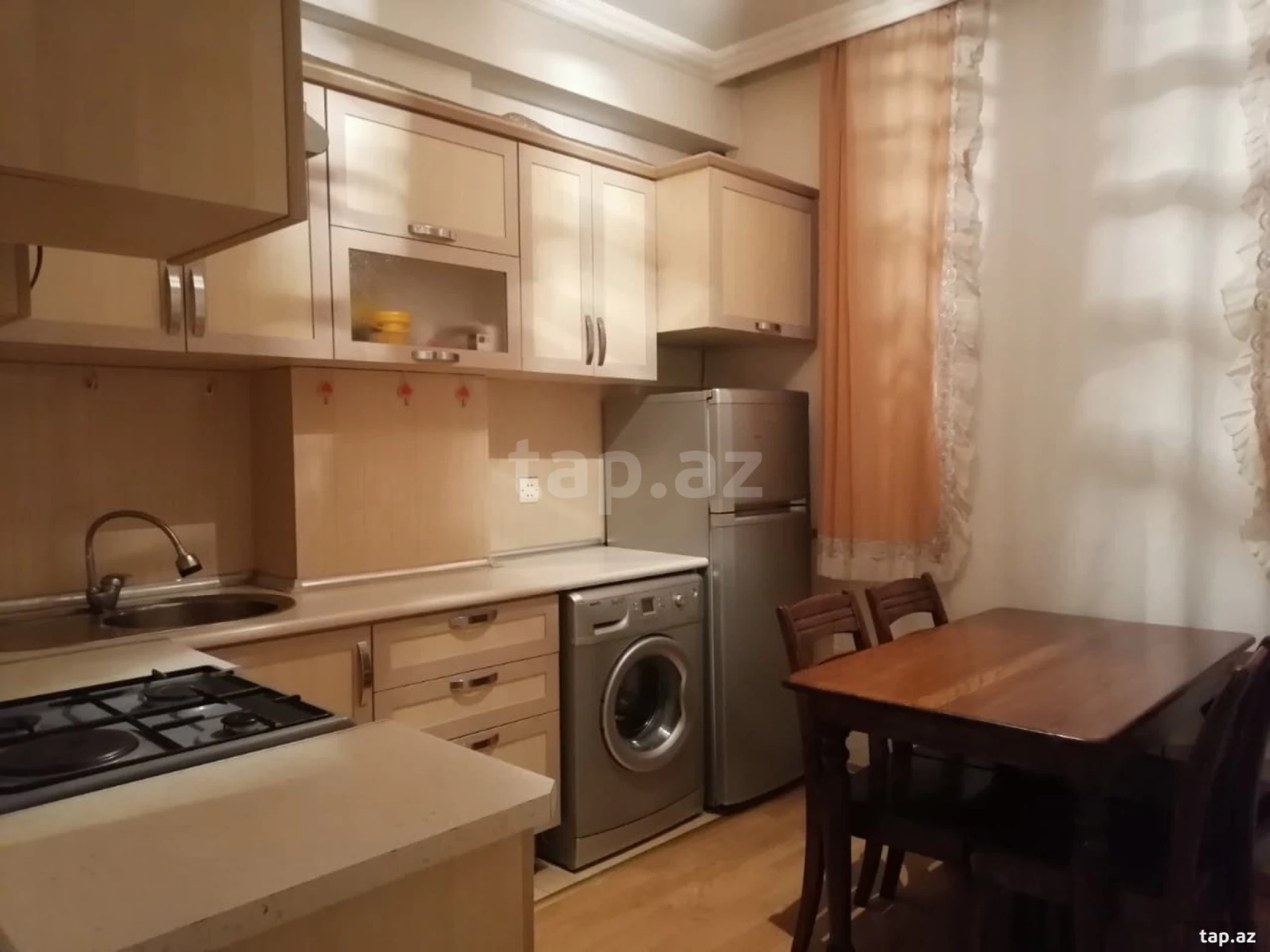 Kirayə verilir 2 otaqlı yeni tikili 70 m²