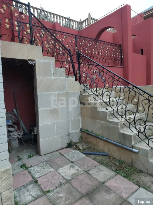 Satılır 5 otaqlı həyət evi