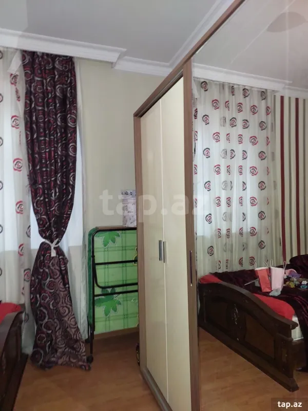 Satılır 5 otaqlı həyət evi