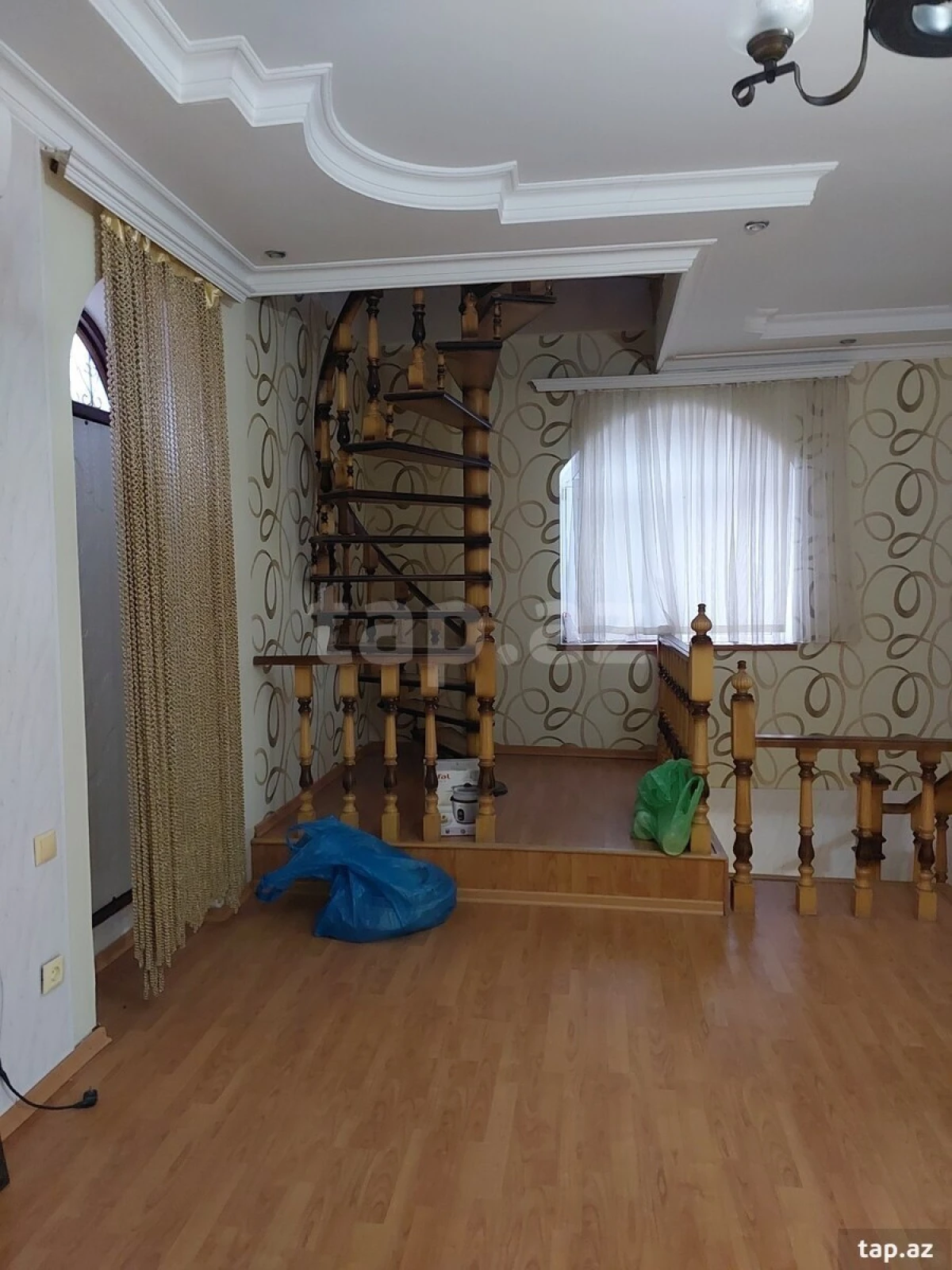 Satılır 5 otaqlı həyət evi