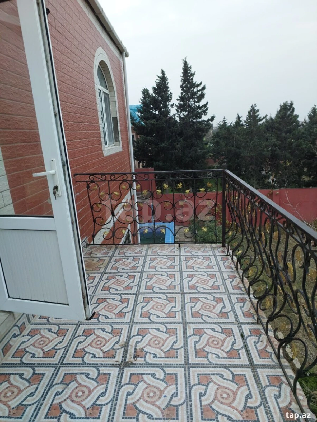 Satılır 5 otaqlı həyət evi