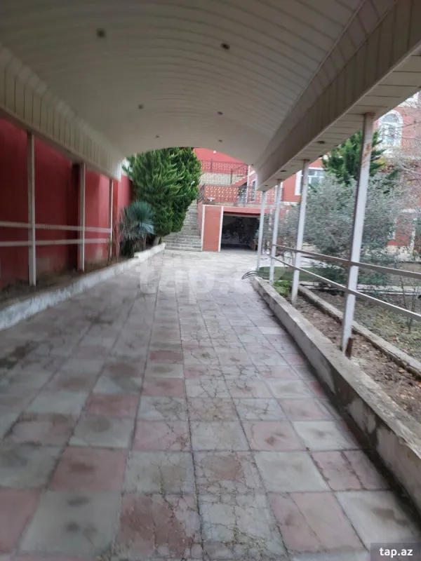 Satılır 5 otaqlı həyət evi