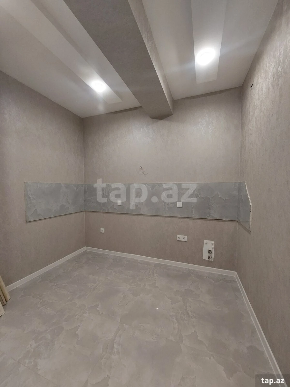 Satılır 3 otaqlı yeni tikili 61 m²